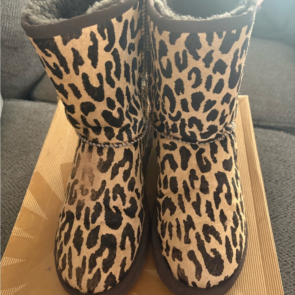 UGG *Rare* Leopard Print Winter Boots - Picture 2 of 6